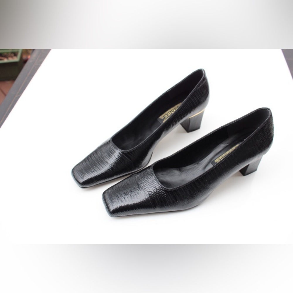 J. Renee pumps